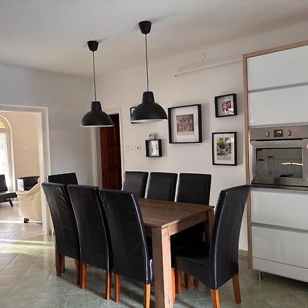 Veronika Lux Apartman Hajdúszoboszló Buitenkant foto