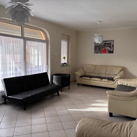 Veronika Lux Apartman Hajdúszoboszló Buitenkant foto