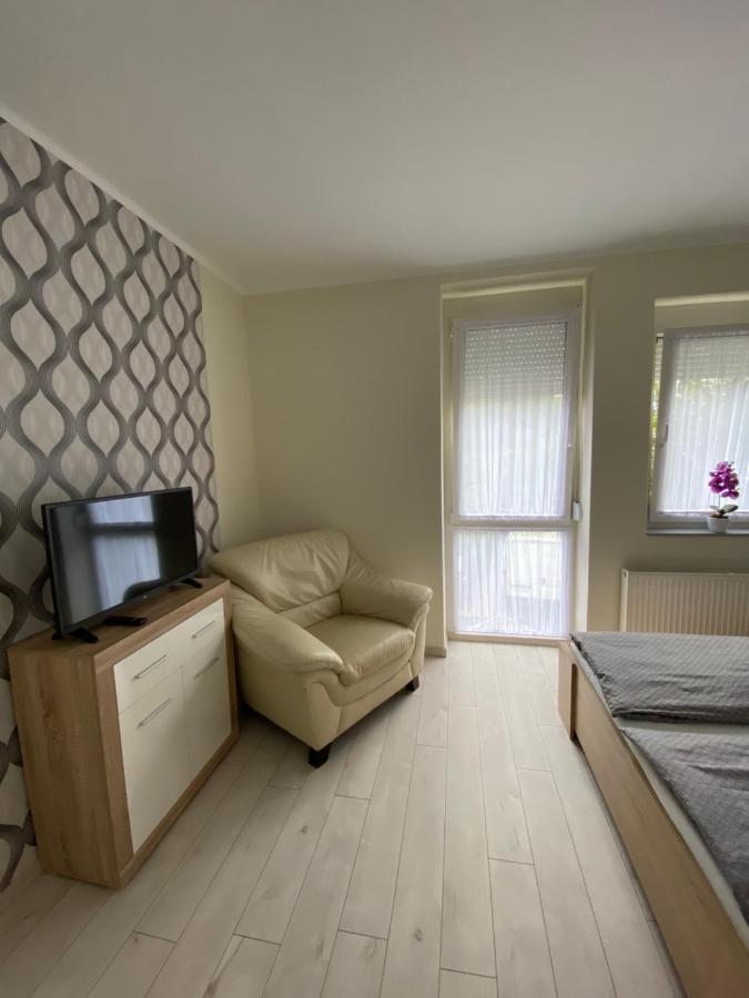 Veronika Lux Apartman Hajdúszoboszló Buitenkant foto