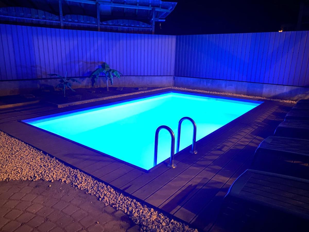 Veronika Lux Apartman Hajdúszoboszló Buitenkant foto