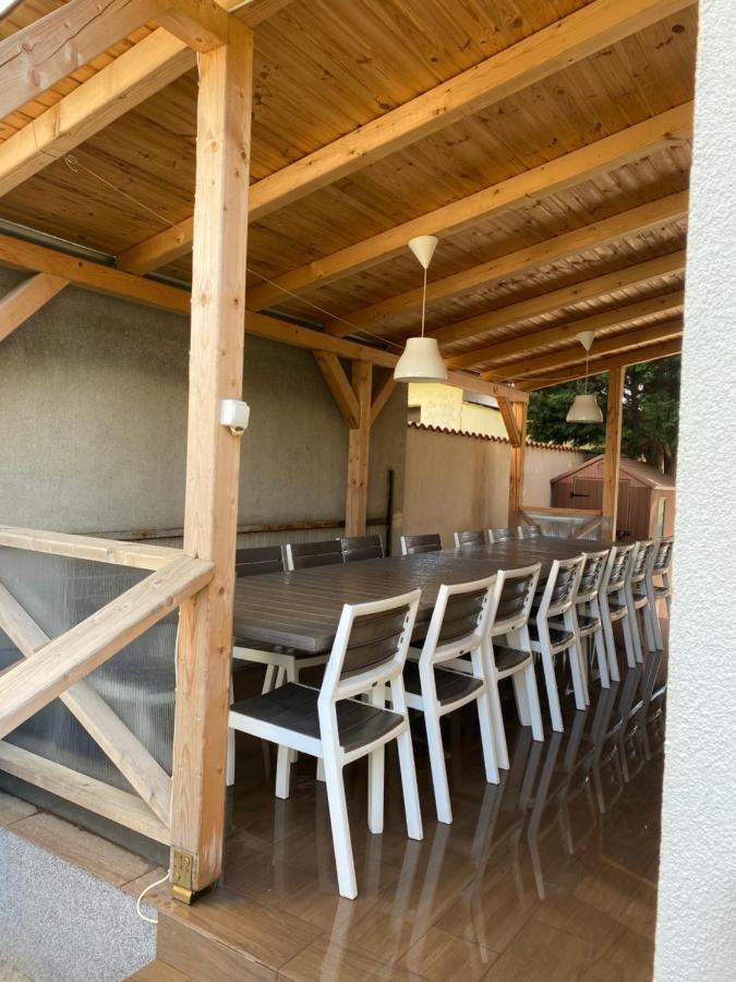 Veronika Lux Apartman Hajdúszoboszló Buitenkant foto