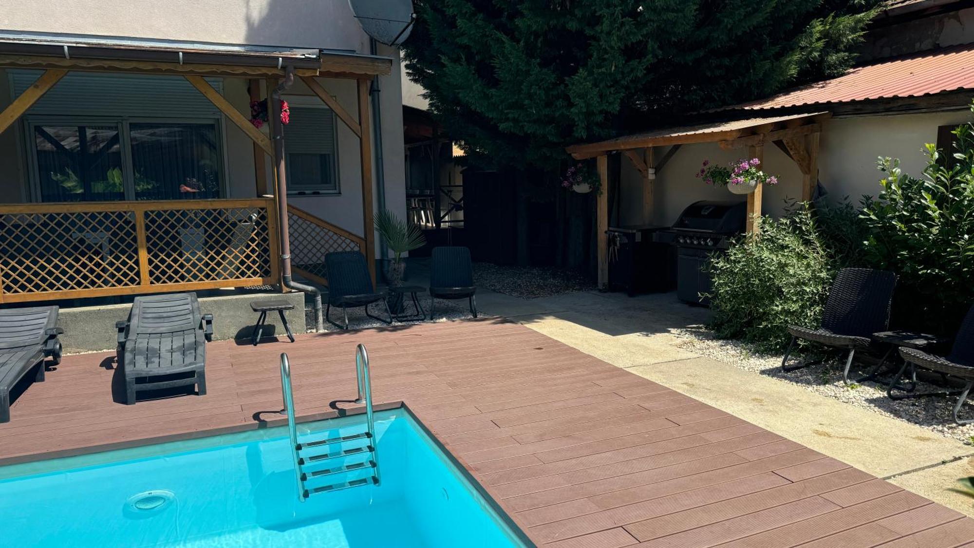 Veronika Lux Apartman Hajdúszoboszló Buitenkant foto